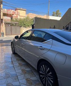 نيسان ألتيما